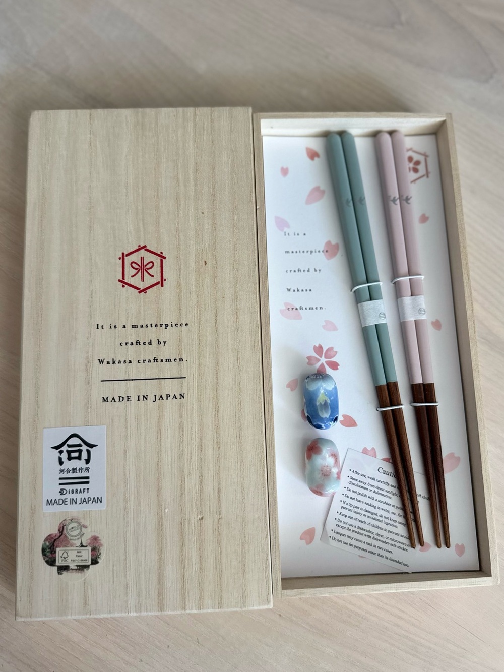 New! 🇯🇵🥢🍣 Wasaka Japanese Lacquered Chopsticks and Hashioki Set